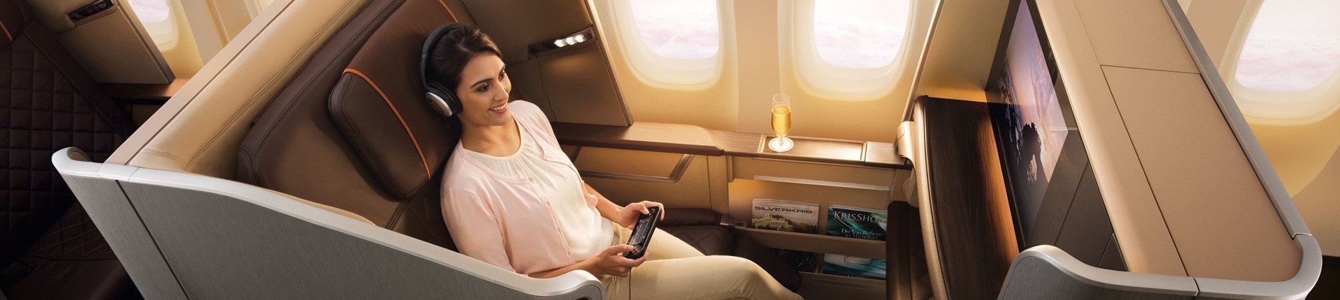 Singapore Airlines First Class seats amenities and privileges
