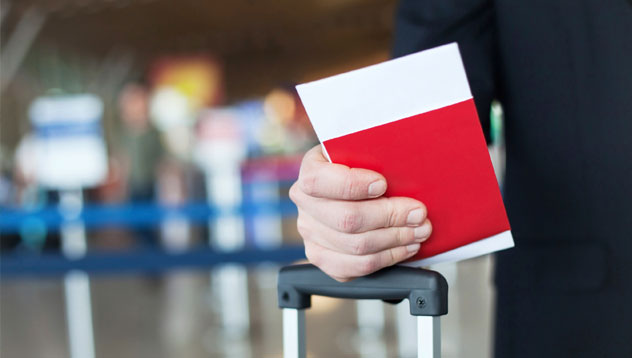 Steps on airport counter check-in for Singapore Airlines flights